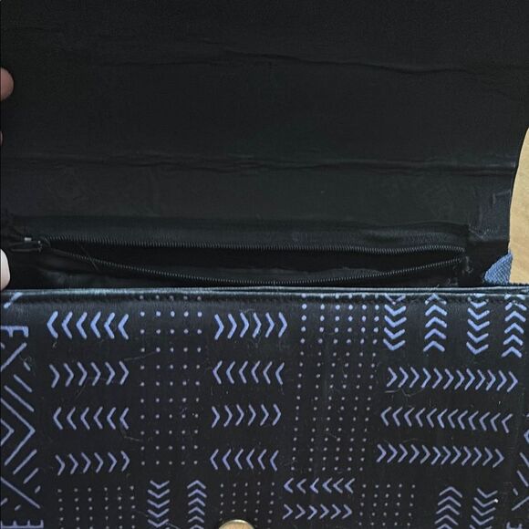 Stylish Black and Blue Patterned Women's Bag - Picture 3 of 4